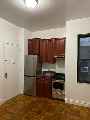 Rented by Peter R. Hungerford, LREB | media 21