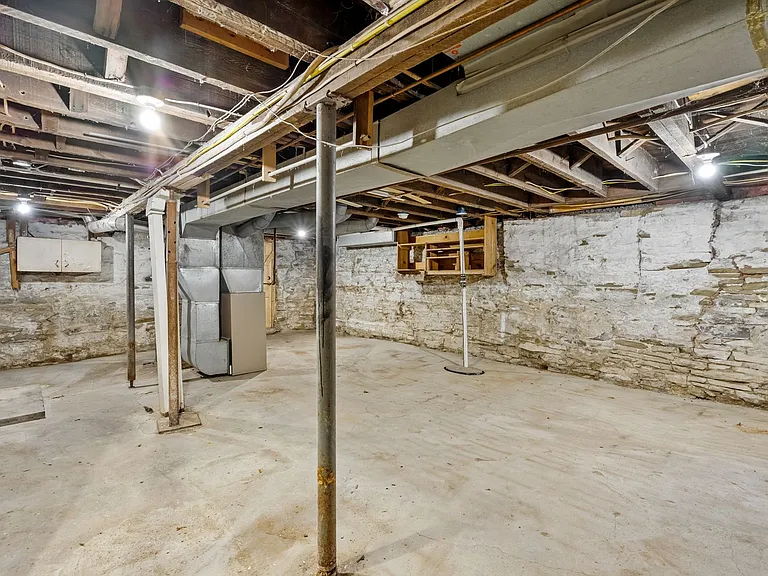 410 Lorenz Ave — Photo 20