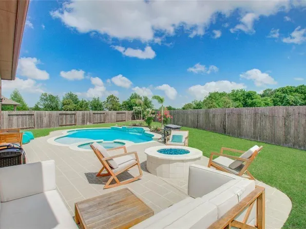 434 Bay Grove Ln, La Porte, TX 77571