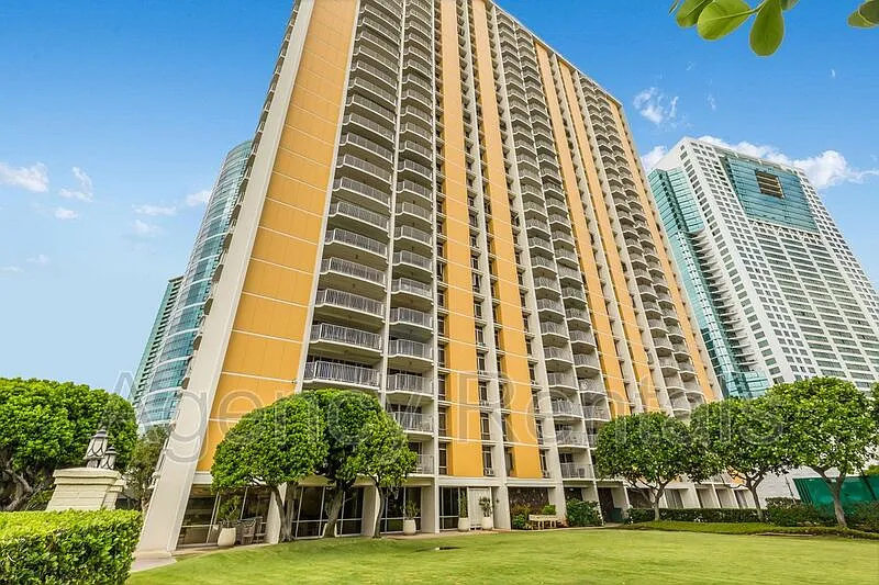 2 bed, 2.0 bath, 1068 sqft, $3,950 — Photo 1