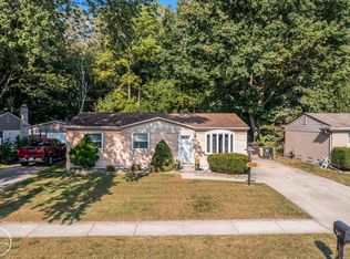 50482 Peggy Ln, Chesterfield, MI 48047