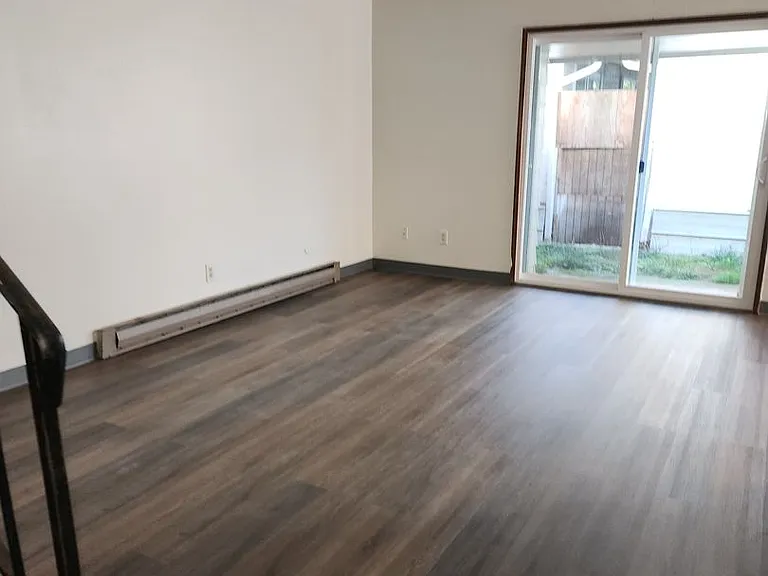 1260 Nandina St — Photo 3
