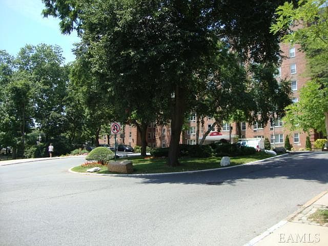 1st image of 4 Sadore Ln APT 7O