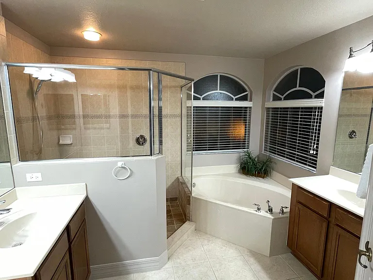 3573 Malagrotta Cir — Photo 21