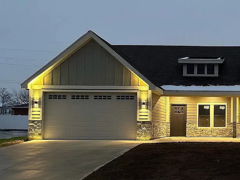 1768 Creekside Ct — Photo 1