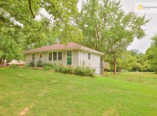 7304 NW Locust Dr, Kansas City, MO 64152