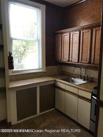 2nd image of 171 Lincoln Ave
