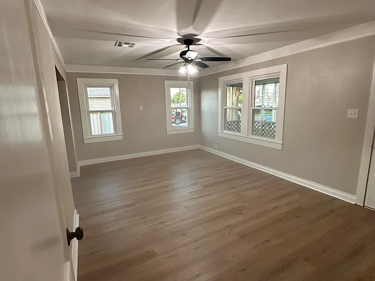 35 Good Hope St — Photo 3