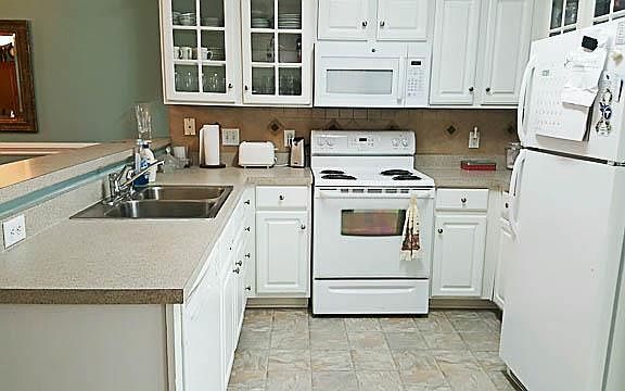 5th image of 955 Seven Oaks Blvd