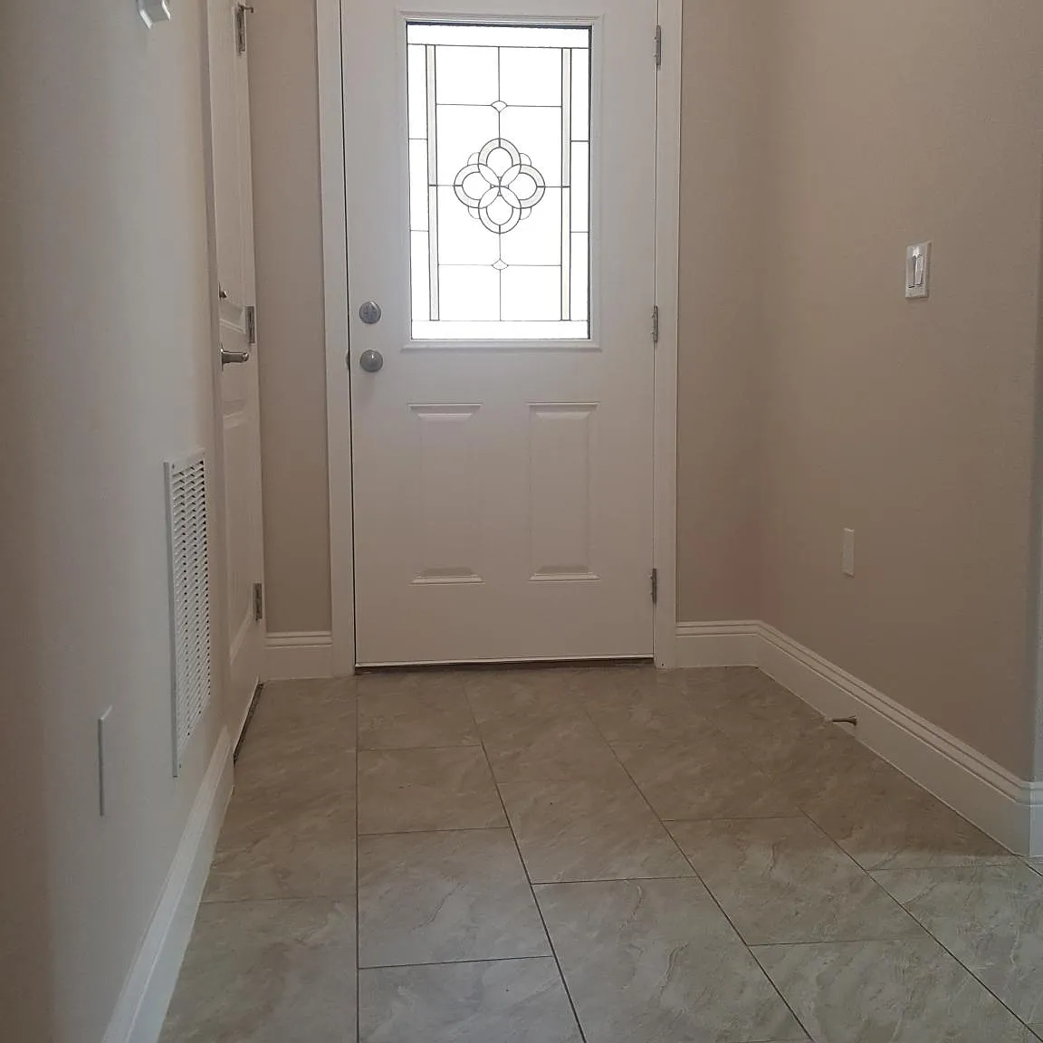 3 bed, 1200 sqft, $1,750 — Photo 4
