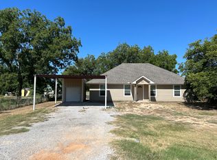 313 Elmwood St, Azle, TX 76020