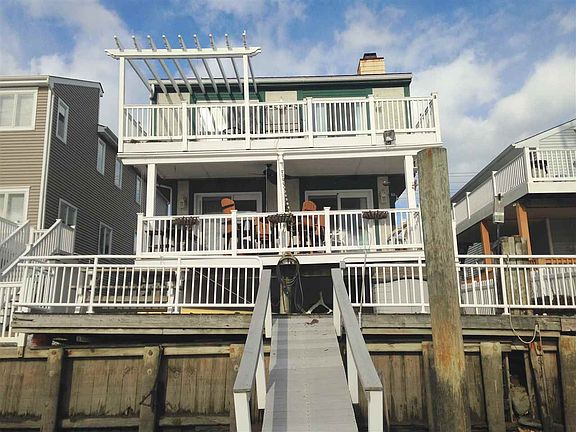 2nd image of 364 44th St #N