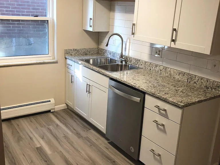 1189 Taylor Ave #1 — Photo 2