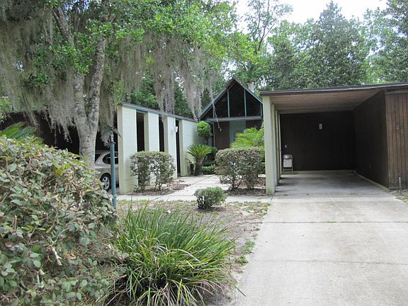 3rd image of 526 Lakefield Ln