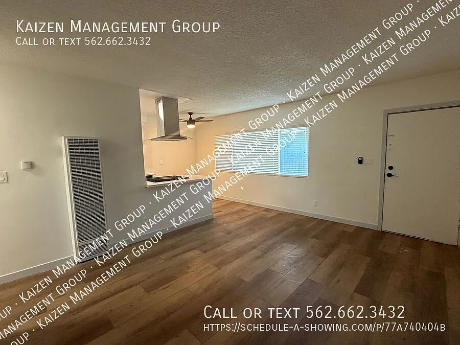 Move In Special - Spacious, Fully Remodeled Apartment With Modern Upgrades — Photo 3