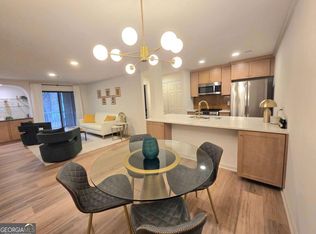 301 Barrington Hills Dr, Sandy Springs, GA 30350
