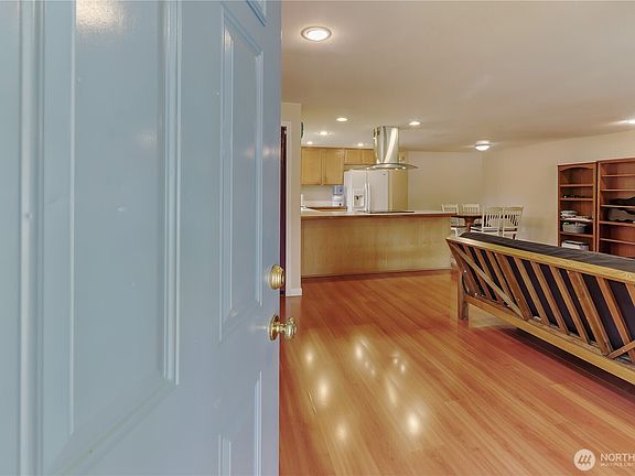 3rd image of 1710 1712 Eastside Street NE