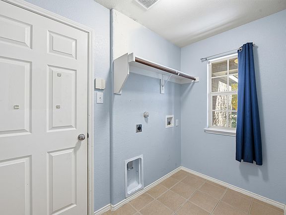 5th image of 9045 Sun Haven Way