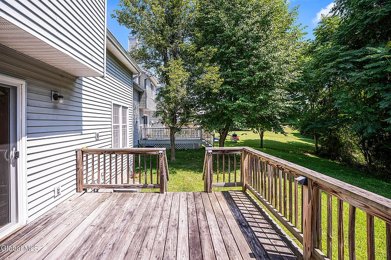 3rd image of 1002 Sterling Ridge Drive