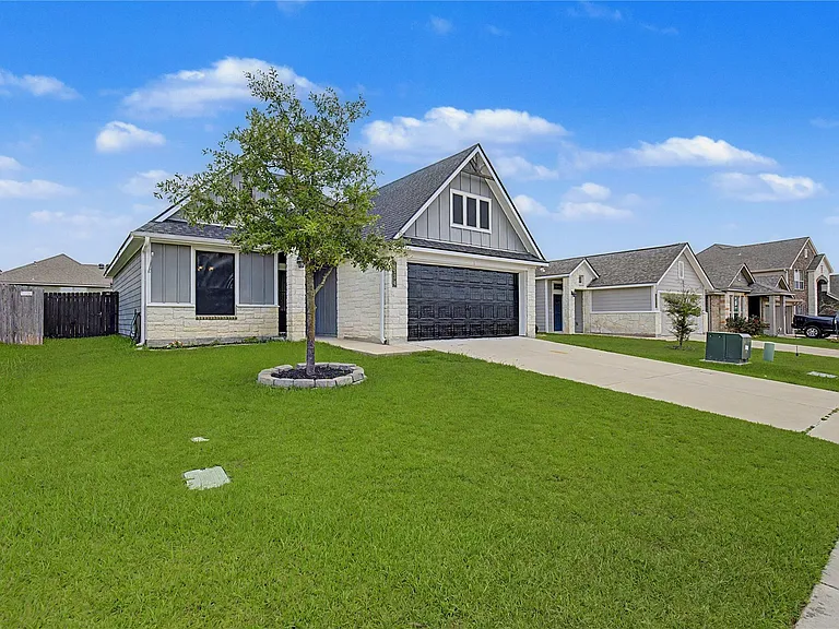 2134 Markley Dr — Photo 2