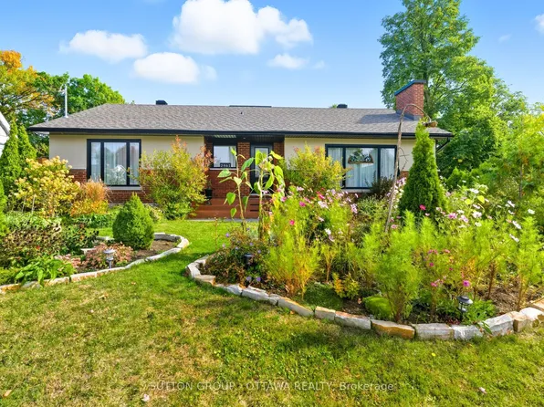 2461 Alta Vista Dr, Ottawa, ON K1H 7M9
