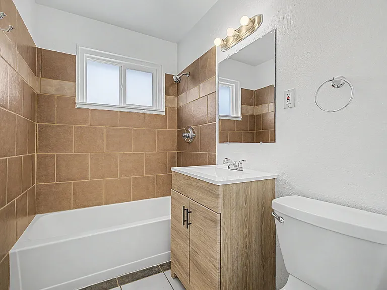 1764 Chester St — Photo 24