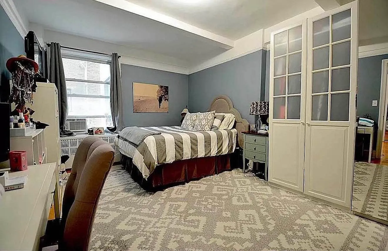 200 West 70th Street — Photo 1