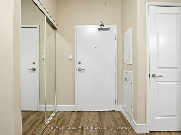 149 Main St W #309 — Photo 4