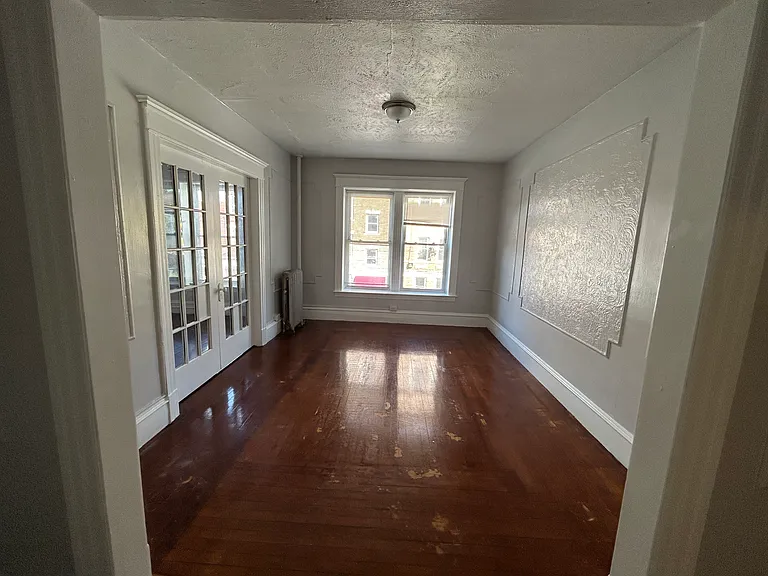 211 Walnut St #2R — Photo 2