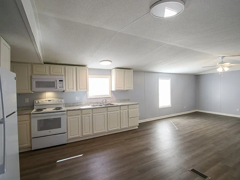351 Oak Dr — Photo 5