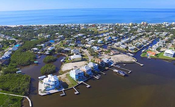 2nd image of 385 Seminole Way