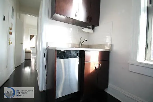 Rented by Metropolitan Property Group | media 25