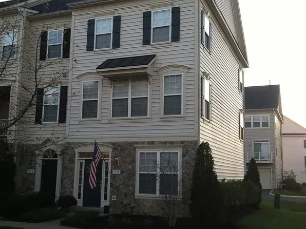 770 Ayrshire Ln, Woodbridge, VA 22191