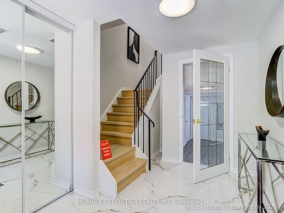 4th image of 92 Poplar Cres W