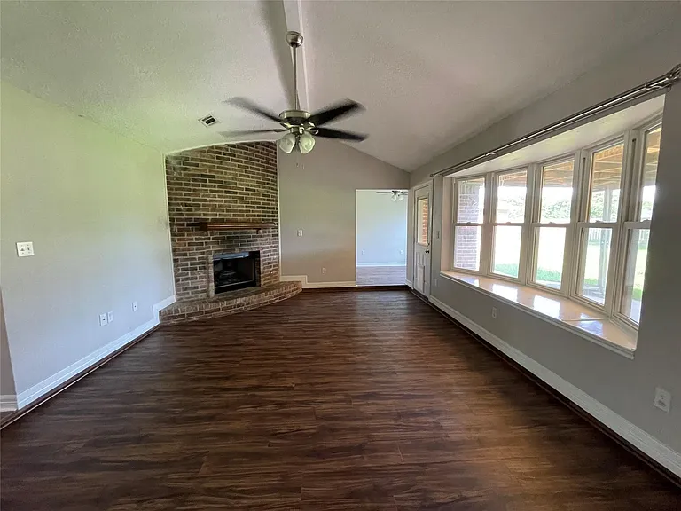 16510 Oxnard Ln — Photo 12