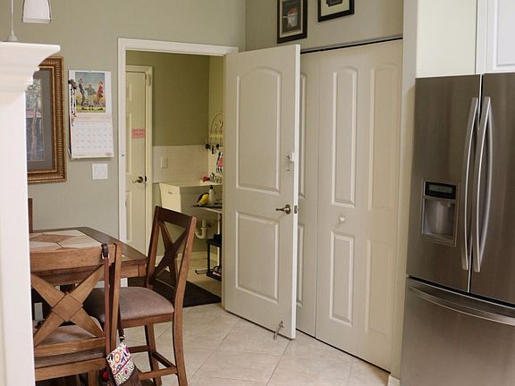 4th image of 327 Monaco Dr #6-12