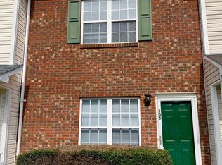 105 Meadowbrook Ln, Jacksonville, NC 28546