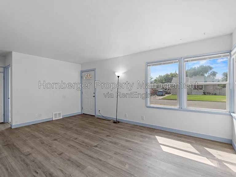 10106 N Wesley St — Photo 5