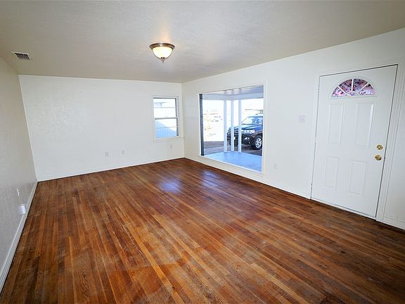 3rd image of 1302 E 21st St