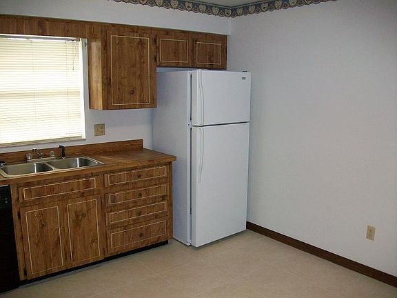 3rd image of 421 E Airport Blvd APT B