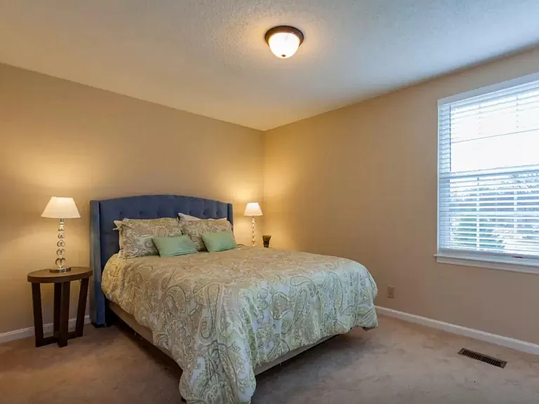 3912 Westlawn Dr — Photo 6