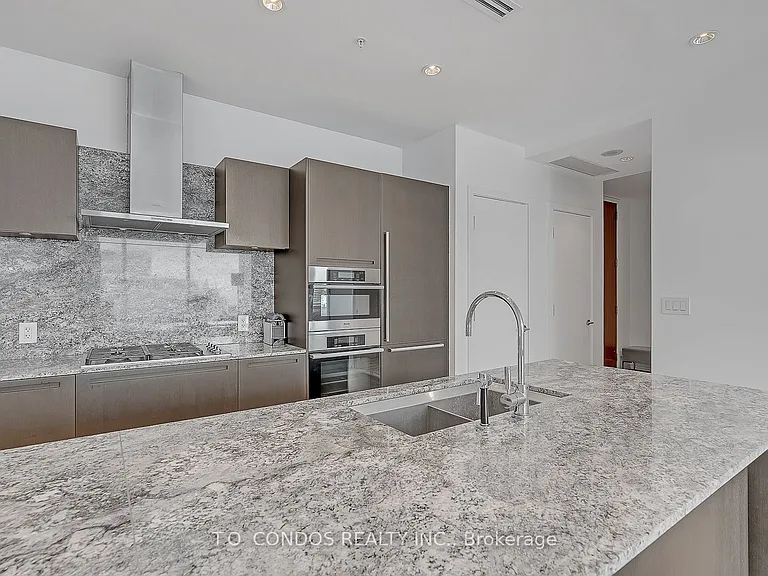 180 University Ave #5807 — Photo 7