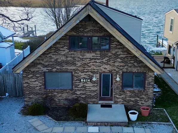 8614 Anchor Bay Dr, Algonac, MI 48001