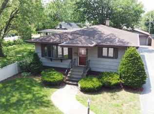 18276 Burnham Ave, Lansing, IL 60438