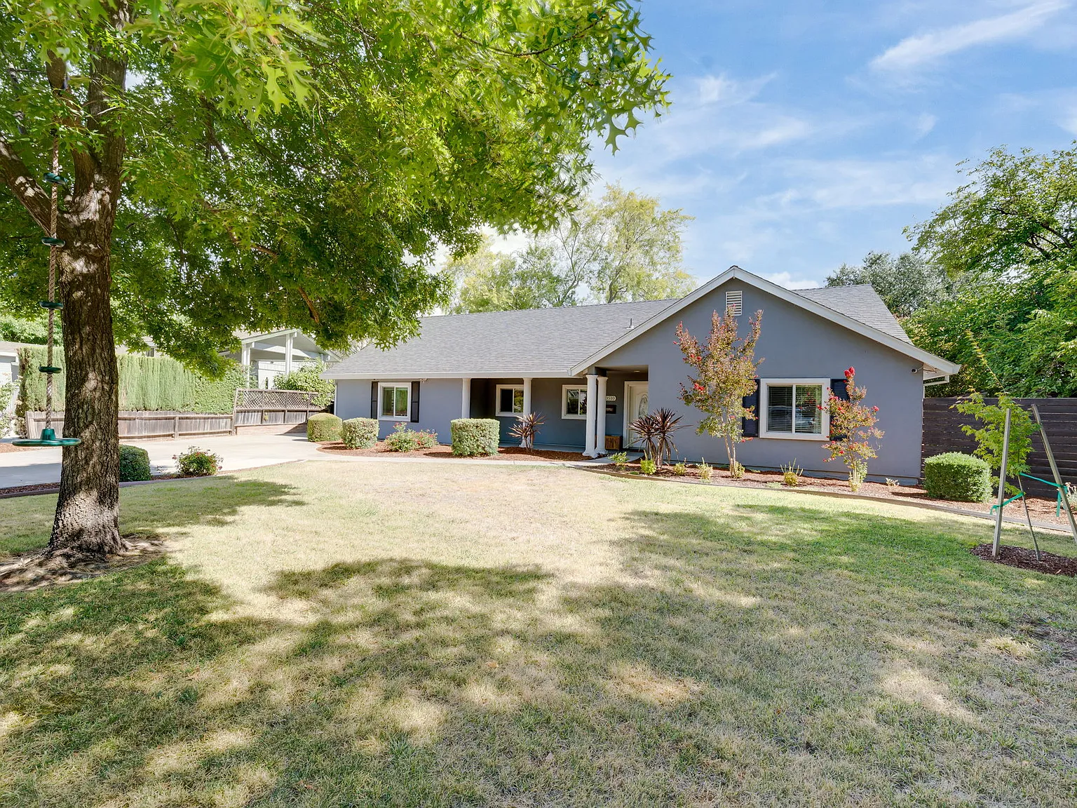 5 bed, 2751 sqft, $8,000 — Photo 2