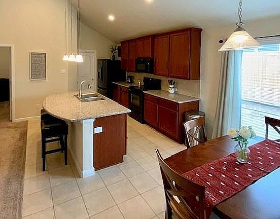 4th image of 533 Foxcraft Dr