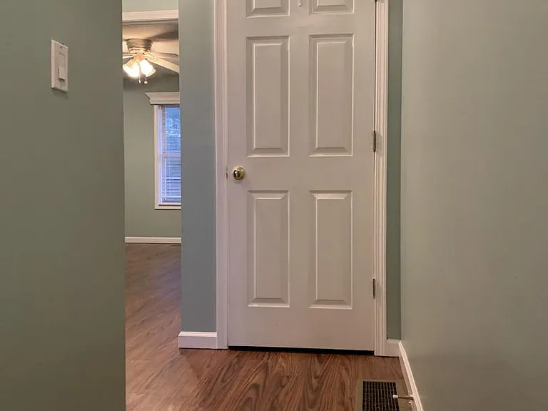 1100 Horsemans Ln — Photo 14