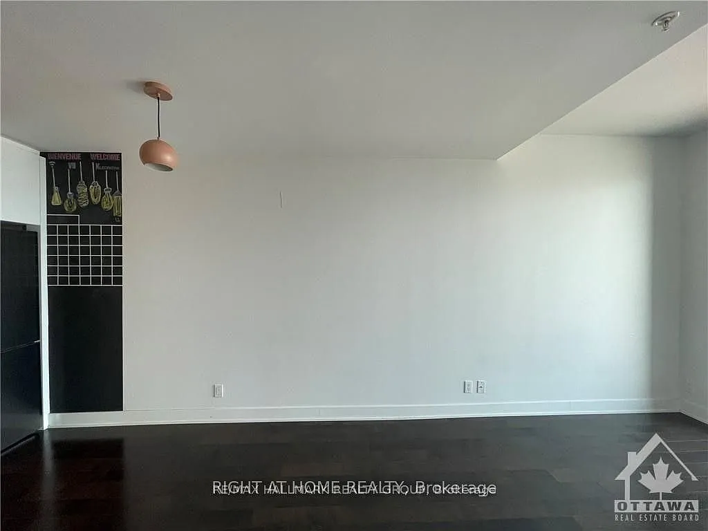 Building Photo - 20 Daly Ave #2105