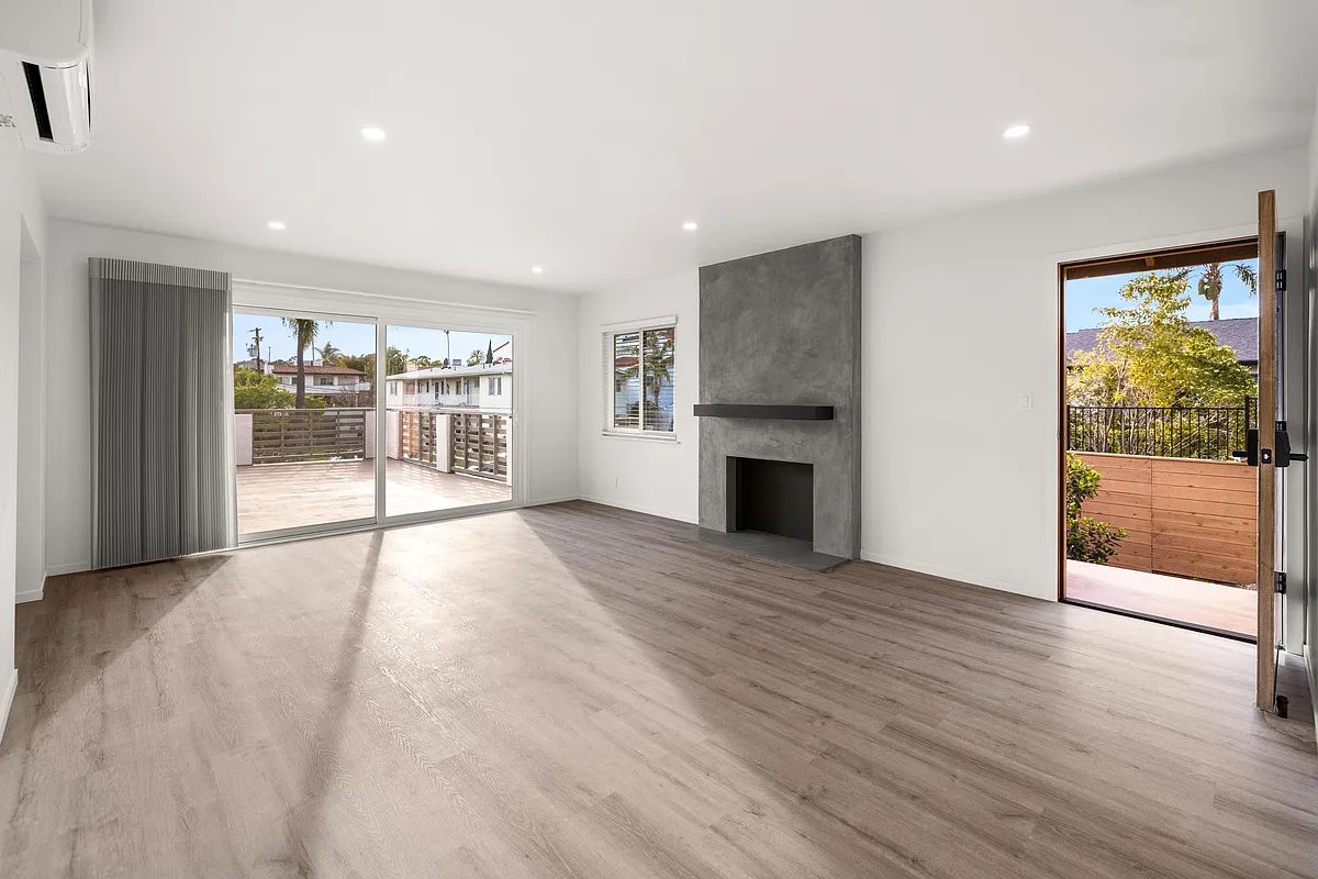 Building Photo - 103 W Calle Crespis #A