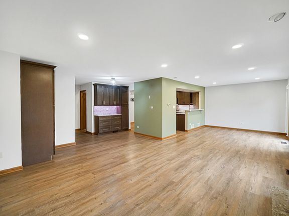 4th image of 16716 Westwind Dr